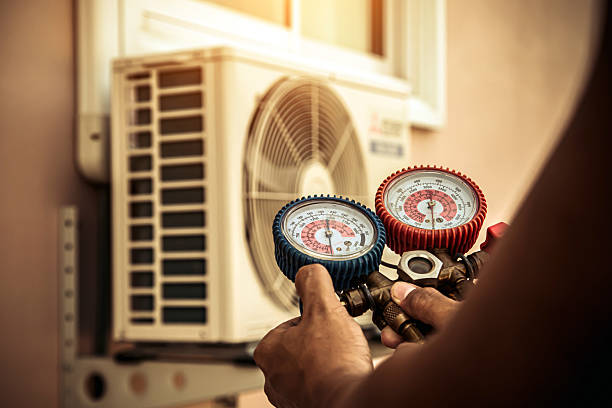 Professional Hvac technician working in Mount Angel, OR